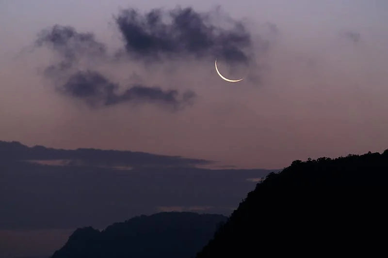 Simple New Moon Ritual For Inviting New Beginnings Into Your Life
